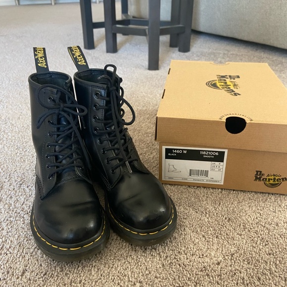 Dr. Martens 1460 Smooth Boots - Picture 2 of 4